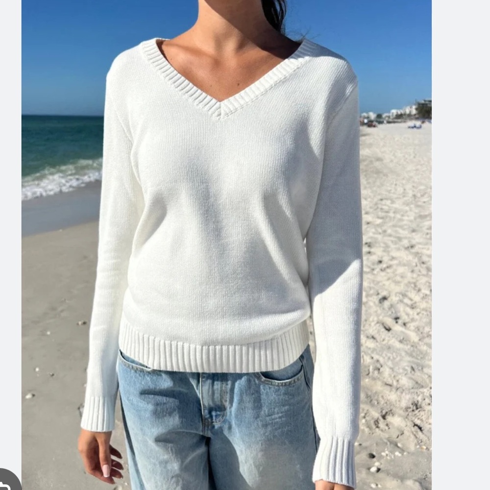 BRANDY MELVILLE White V-Neck Sweater